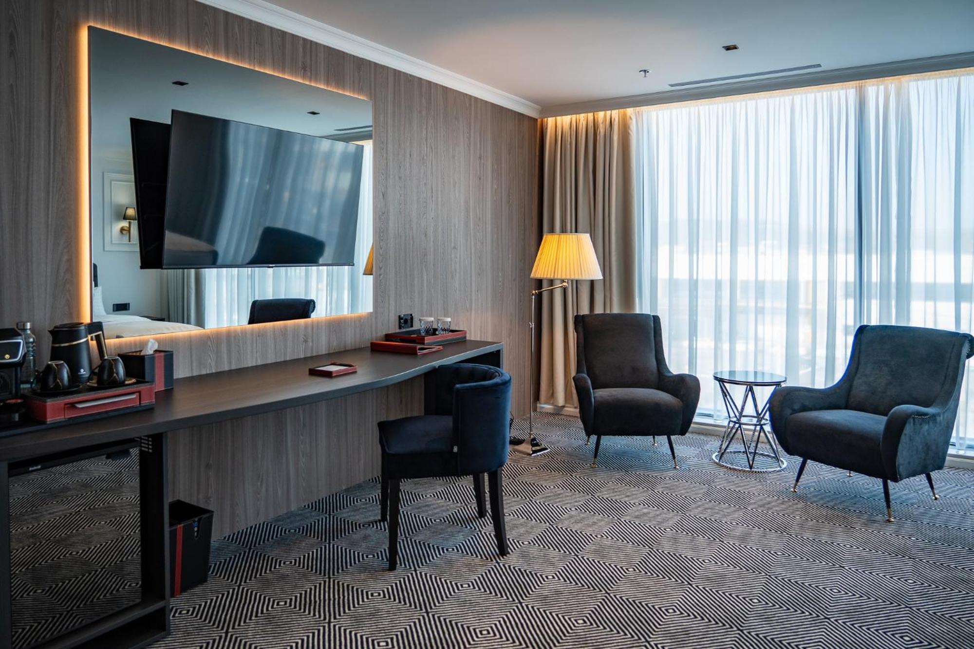 Sky Airport Hotel Cluj-Napoca Extérieur photo